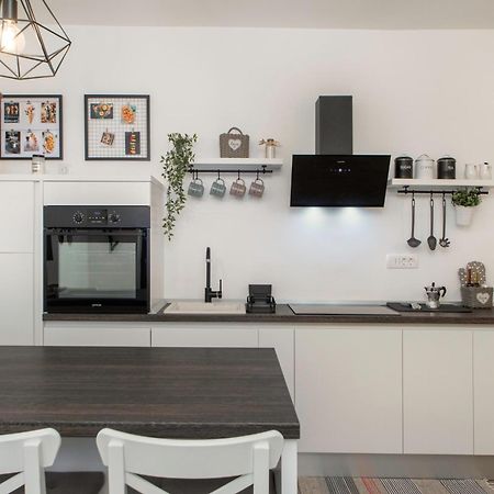 Apartment Vinotoc Izola Buitenkant foto